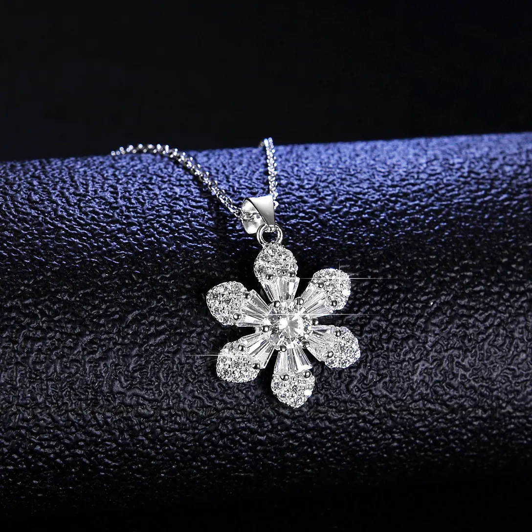 Gioielli di alta moda nuovi fiocchi di neve romantici alla moda 0.5 carati Moissanite 925 Sterling sliver collana per gioielli