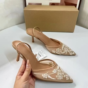 Nuevas Sandalias de Lujo para <span class=keywords><strong>Mujer</strong></span>, Primavera-Verano, Zapatos de Moda con Punta Abierta, Zapatos de Tacón Alto en Forma de Z - Product Image 1