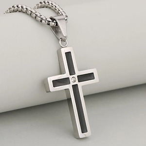 Collar con colgante de crucifijo de acero inoxidable para hombre, estilo hip hop punk, con dijes religiosos y piedras de circonita, para mujeres y niñas. - Product Image 3