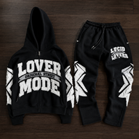 Survêtement rose zippé pour homme avec broderie lettres appliquées, patchwork à bords bruts et pantalon de survêtement large – Vente en gros
