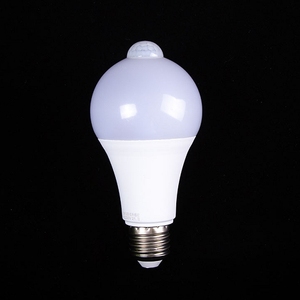 <span class=keywords><strong>Bombillas</strong></span> <span class=keywords><strong>con</strong></span> <span class=keywords><strong>Sensor</strong></span> <span class=keywords><strong>de</strong></span> Movimiento <span class=keywords><strong>de</strong></span> 6W 8W 10W E27 E26, Bombilla <span class=keywords><strong>de</strong></span> Seguridad <span class=keywords><strong>con</strong></span> Activación por Movimiento del Anochecer al Amanecer para Uso en Interiores y Exteriores - Product Image 3