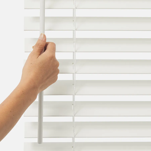 Máquina Moderna para Fabricar Persianas Venecianas de Poliéster de 25 mm con Lamas Verticales Integradas, de Alta Calidad, con Protección UV y Oscurecimiento Total, para Día y Noche - Product Image 4