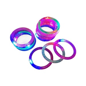 Pulsera acrílica luminosa intermitente, colorida, para fiestas, eventos y festivales, unisex. - Product Image 4