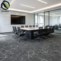 QIANQIAO Designer-Kollektion Wabenförmige Geometrische Nylon 6 Teppichfliesen 50x50cm für Kommerzielle Innenraumprojekte