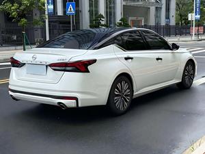 นิสสัน เทียน่า อัลติมา ปี 2022 รุ่น 2.0 CVT XL-TLS เกียร์อัตโนมัติ พวงมาลัยซ้าย 4 ประตู 5 ที่นั่ง ซีดาน พร้อมคุณสมบัติภายนอกและพื้นที่ภายใน - Product Image 2
