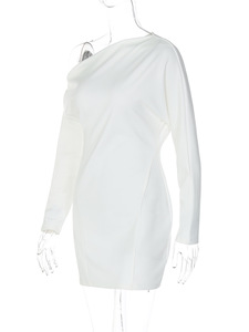 เดรสยาวแขนยาวรัดรูปสีพื้นแบบใหม่ขายส่ง ดีไซน์เก๋ไก๋แบบไหล่เดียว  สำหรับผู้หญิง แฟชั่นทันสมัย - Product Image 4