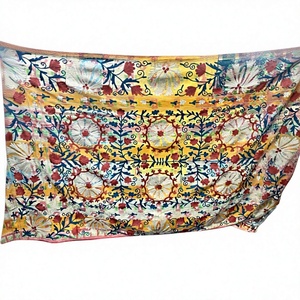 Funda de Sofá Suzani Bordada a Mano, Bordado Floral Tradicional Boho, 100% Algodón, Transpirable, Peso Medio, Decoración del Hogar - Product Image 1