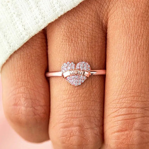 Anello con Cuore e Zirconi per Donne, Gioiello da Dito Elegante e alla Moda - Product Image 2