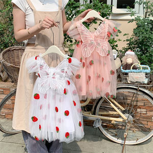 Vestidos <span class=keywords><strong>de</strong></span> Verano con Mangas Voladoras para Niñas, Vestido <span class=keywords><strong>de</strong></span> Verano con Estampado <span class=keywords><strong>de</strong></span> Fresas para Niñas - Product Image 1