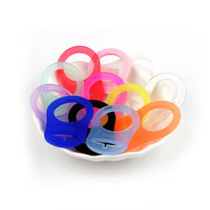 Accessoires de sucette en gros Cuten fabriqués à partir de <span class=keywords><strong>Silicone</strong></span> de qualité alimentaire Baby <span class=keywords><strong>Mam</strong></span> attache-sucette factice <span class=keywords><strong>anneau</strong></span> adaptateur transparent - Product Image 4