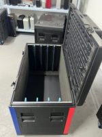 Boîte de protection détachable pour écran LED en PE, antichoc, empilable, avec roues, pour économiser sur le fret maritime pour panneaux LED 500*500 et 500*1000