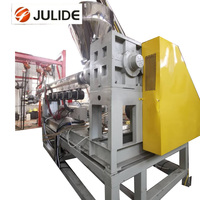 Machine à fabriquer des tapis en gazon artificiel Qingdao Julide, machine d'extrusion de tapis en plastique PE, machine de production de tapis de sol