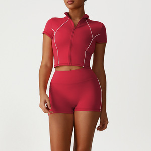 Completo <span class=keywords><strong>da</strong></span> <span class=keywords><strong>donna</strong></span> con cerniera, collo alto, vestibilità slim, maniche corte, elasticizzato in quattro direzioni, ecologico, con blocchi di colore, per palestra, yoga, casual, composto <span class=keywords><strong>da</strong></span> maglia <span class=keywords><strong>e</strong></span> <span class=keywords><strong>pantaloncini</strong></span> - Product Image 3