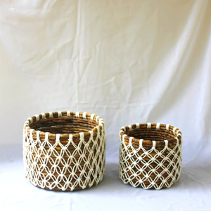 Le panier en rotin Ava combine la beauté du fibre de banane, créant un panier robuste et esthétique pour la décoration intérieure. - Product Image 1