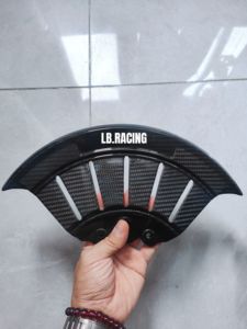 Couvre-disque en fibre de carbone pour moto KTM1290 Super - Product Image 2