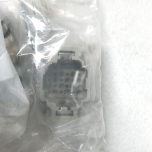 FANUC A05B-1329-HXXX-SET Connecteur de pièces CNC d'origine neuf en stock - Product Image 3