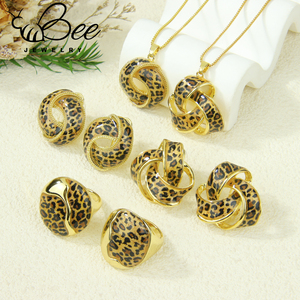 Últimos conjuntos de joyería con estampado de leopardo, resistentes al deslustre, impermeables, de latón chapado en oro de 14k, con anillo, collar y aretes para mujeres africanas. - Product Image 6