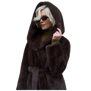 Manteau long à capuche en fausse fourrure pour femme avec ceinture, Trench-coat d'hiver moelleux en fourrure de renard, Manteau chaud et luxueux en gros - Product Image 5