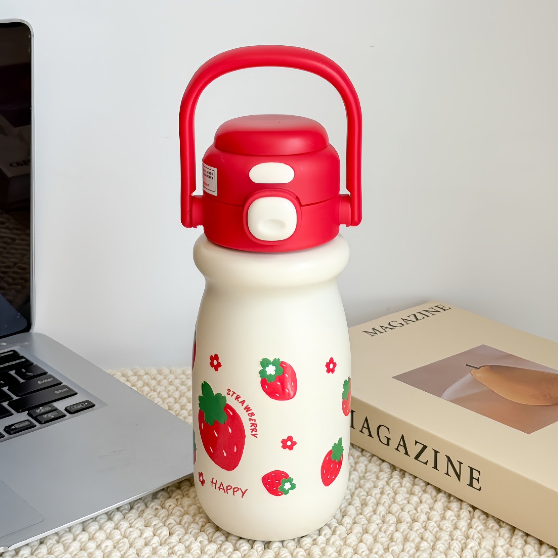 Tasse à anse fraise