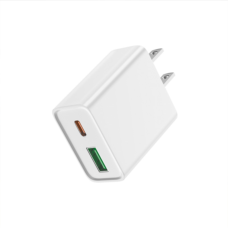 ที่ชาร์จติดผนังสีขาว