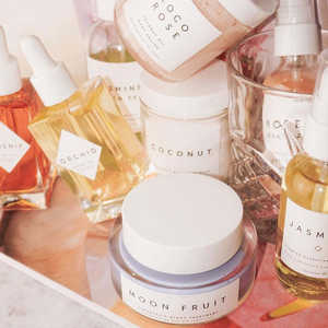 สครับขัดผิวน้ำนมมะพร้าวออร์แกนิค แฮนลิงเจอร์ ผลิตภัณฑ์ส่วนตัว บำรุงผิวชุ่มชื้น ผลัดเซลล์ผิว ด้วยวิตามินซี เกลือ และน้ำตาล - Product Image 4