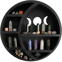 Étagère murale en bois de pin noir à phases de lune pour la présentation et le rangement de cristaux, idéale pour la décoration de chambre bohème.