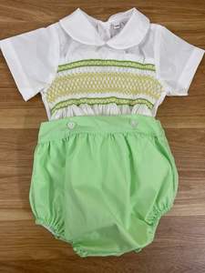 Conjunto de Pelele para Bebé Hecho a Mano con Cuello Peter Pan, Camisa de Algodón Blanca y Pantalón Corto Verde, Atuendo de Boutique para Niños Pequeños - Product Image 3