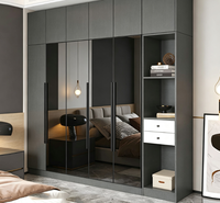 Armoire de chambre à coucher sur mesure de luxe italienne moderne, placard droit avec porte en verre miroir gris et tiroirs de rangement