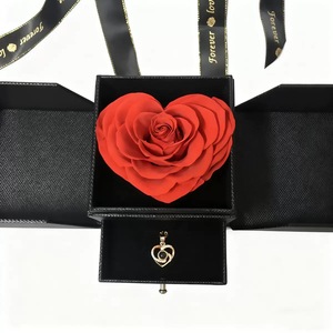 Têtes de roses éternelles en forme de cœur faites à la main, 6,5x6,5 cm, multicolores pour la Saint-Valentin - Product Image 6