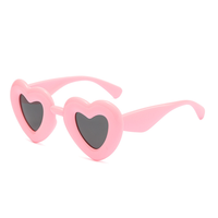 2024 Offres Spéciales coeur forme lunettes de soleil mode amour femmes lunettes de soleil colorées