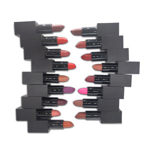 Rossetto Cremoso Nero con Logo Personalizzato OEM Cruelty-Free Matte di Lusso Nude Marrone e Rosso Rosato Impermeabile a Lunga Durata e Anti-Transfert - Product Image 3
