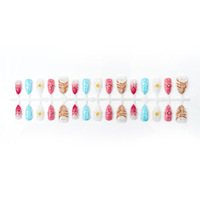 Fournitures pour ongles en gros : Faux ongles à presser en verre rose nude dégradé, avec motifs 3D en relief (coquillage, hibiscus, goutte d'eau) et forme amande