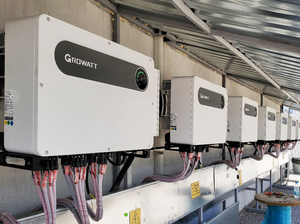 Growatt 100-150KTL3-X2 MV Inversor Solar Trifásico Conectado a la Red IP66 Entrada 500v-1500v Eficiencia del 99.9% Salida 800V 45-65Hz - Product Image 1