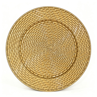 Assiette de présentation en PP doré sur mesure, revêtement poudré, tressée en rotin, décorative en plastique gaufré pour la décoration de table de mariage et de fêtes