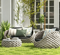 Ensemble de canapés d'extérieur de luxe léger pour jardins, résistant au soleil et à l'eau, le premier choix pour les cours de villas et les piscines