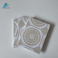 Plaques de plafond en PVC de qualité professionnelle 595mm*595mm 8mm 9mm pour système de cloisonnement structurel, plaque de plâtre à haute capacité de charge