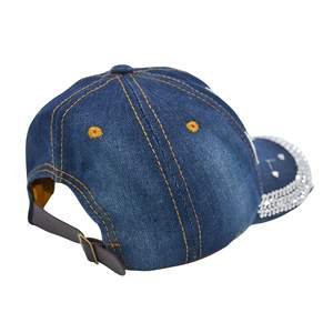 Casquette de baseball structurée sportive personnalisée avec logo LAS VEGAS en strass, fermeture réglable, performance extérieure, sergé de coton - Product Image 3