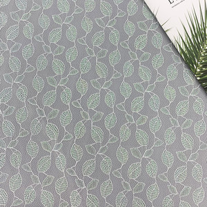 Tessuto in <span class=keywords><strong>Pizzo</strong></span> con Motivo a Foglie HG Brand, Fondo in Rete con Filo Argento e Oro, Tessuto in Poliestere per Tessuti d'Arredamento e Abiti - Product Image 6