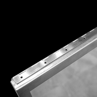 Miroir de salle de bain inclinable en acier inoxydable anti-fissures OEM ODM, incassable, facile à installer pour les personnes à mobilité réduite