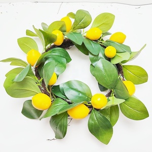 พวงมาลัยตกแต่งคริสต์มาสทำจากผลเบอร์รี่สีแดงและลูกสนพวงมาลัยคริสต์มาสตกแต่งด้วย2024 - Product Image 2