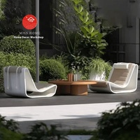 Chaise en fibre de verre design moderne de luxe à une place pour une utilisation en extérieur et en intérieur, hôtels, écoles, hôpitaux, salons, villas