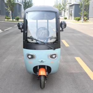 Tricycle 48V de haute qualité, scooter domestique à pneus larges et grand volume, avec carrosserie ouverte et toit - Product Image 1