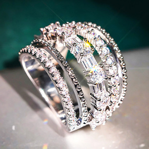 Anello Impilabile Multistrato per Donne, Gioiello da Dito Elegante e Raffinato per Abiti da Sera - Product Image 5
