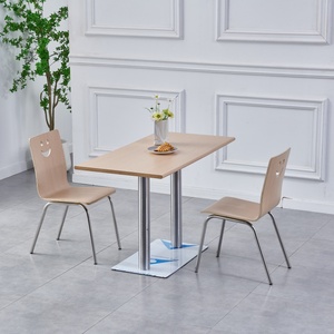 Ensemble de table et de chaises de cantine scolaire moderne et écologique pour 4 personnes, pour utilisation universitaire - Product Image 5