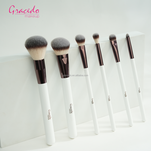 Ensemble professionnel de 6 pinceaux de maquillage à manche en bois, poils synthétiques doux, pour le visage et les yeux, fabrication OEM sur mesure - Product Image 6