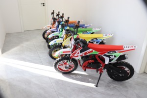 Mini <span class=keywords><strong>moto</strong></span> de poche MRZ Racing <span class=keywords><strong>50cc</strong></span>, mini motocross pour enfants, petite <span class=keywords><strong>moto</strong></span>, pitbike, mini <span class=keywords><strong>moto</strong></span>, provenant d'une usine chinoise - Product Image 4