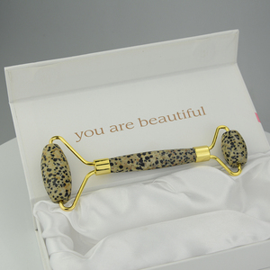 Certification CE Visage Rouleau <span class=keywords><strong>gua</strong></span> <span class=keywords><strong>sha</strong></span> beauté massage du visage rose <span class=keywords><strong>jade</strong></span> rouleau ensemble pour <span class=keywords><strong>le</strong></span> visage avec boîte - Product Image 4