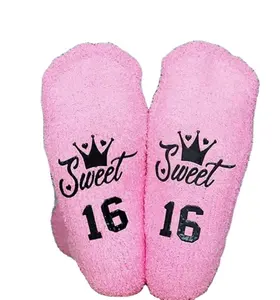 Подарочные носки для женщин, упаковка для кексов, забавные надписи на дне с ручками, пушистые носки