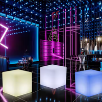 Chaises de bar, mobilier en plastique pour événements nocturnes, fêtes, salons, jardins, table de bar éclairée par LED, siège, canapé LED pour discothèque, bar, pub