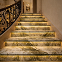 Escalier droit moderne et durable sur mesure, marches en marbre blanc, acier galvanisé, pour appartements